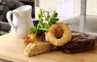 Queen Street Tavern steak special