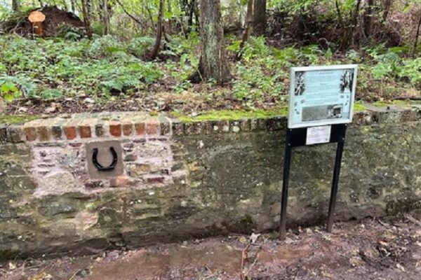 First Site of the Robert Burns Memorial Plaque